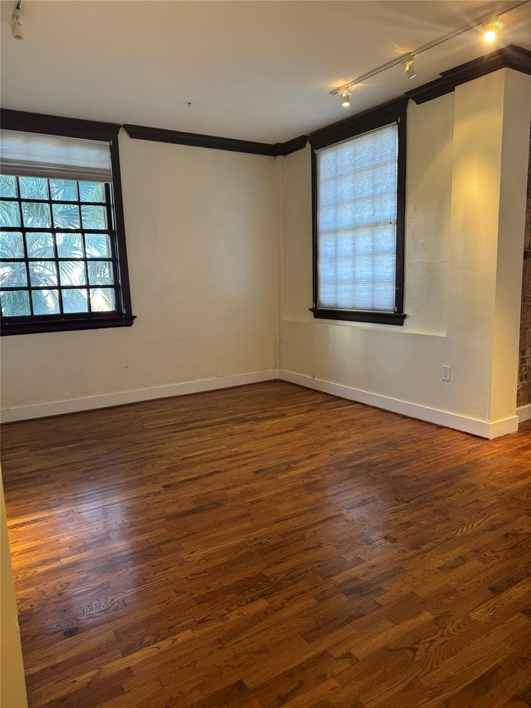 621 21st Street - Photo 12
