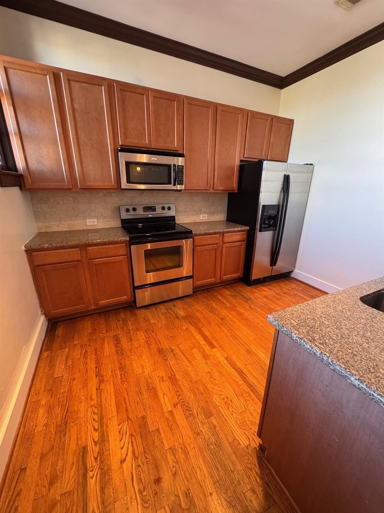 621 21st Street - Photo 3
