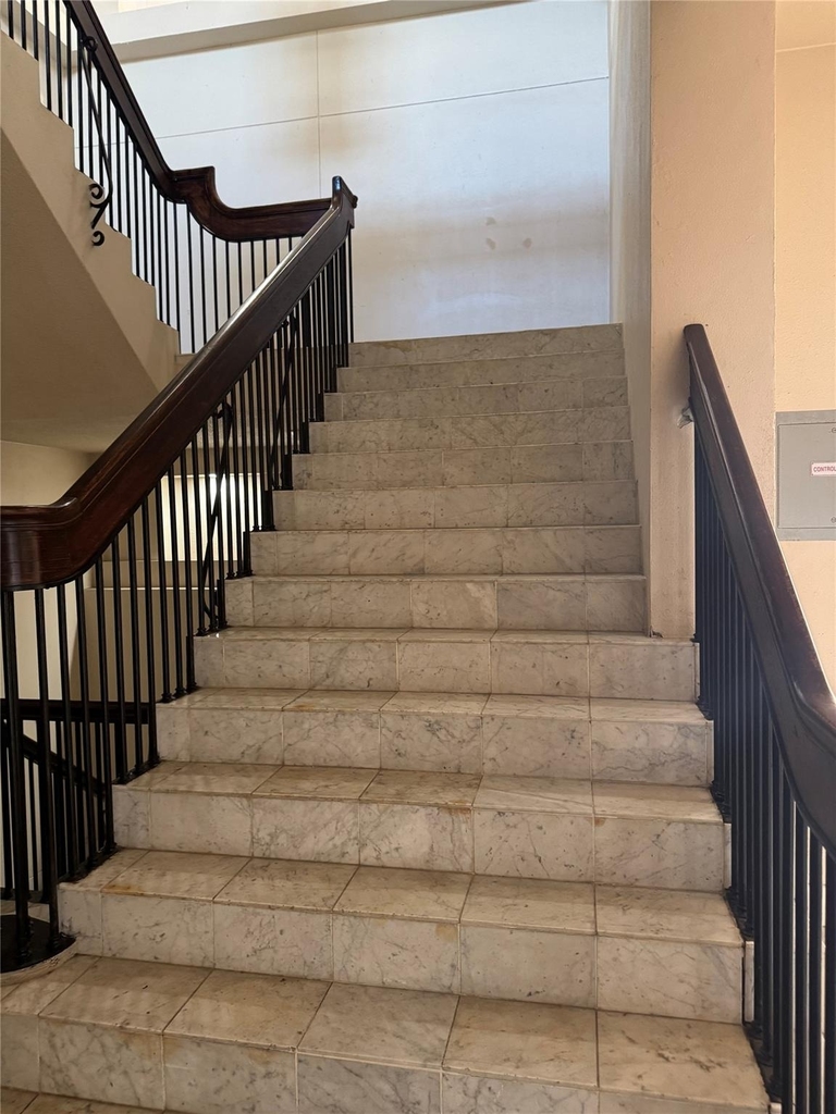 621 21st Street - Photo 41