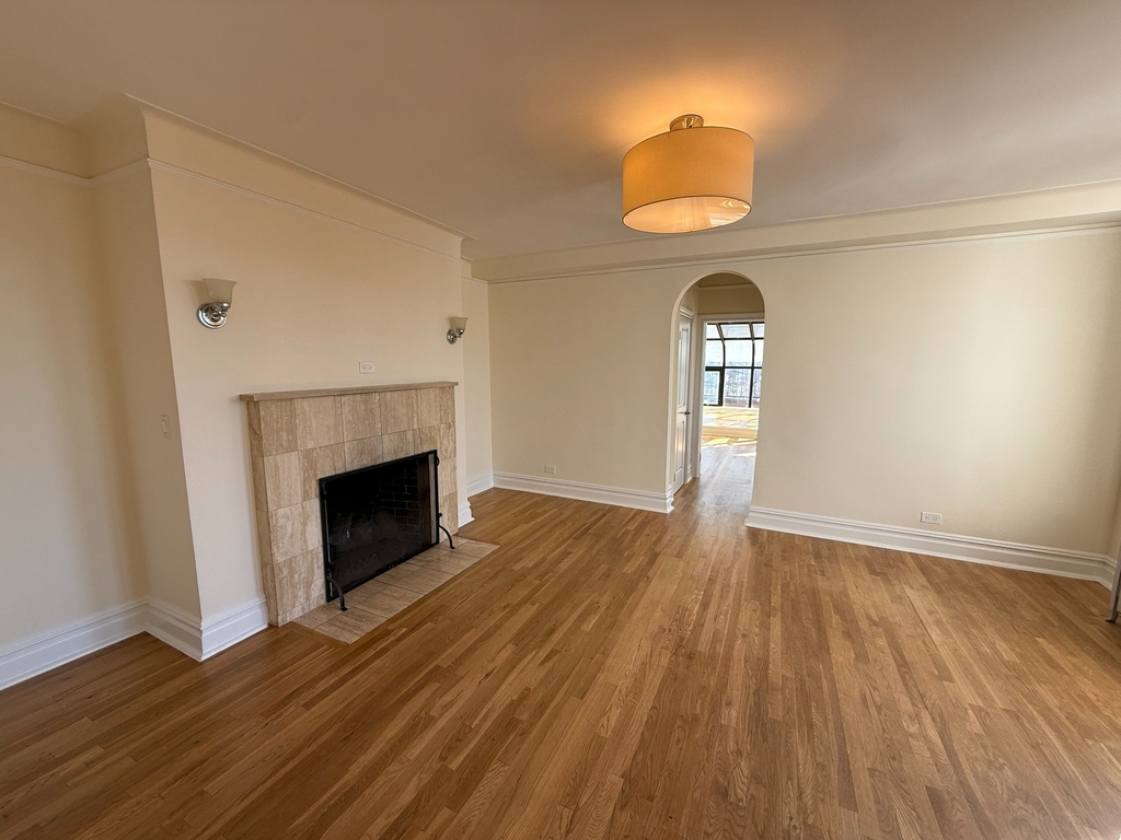 2nd Avenue - Photo 4