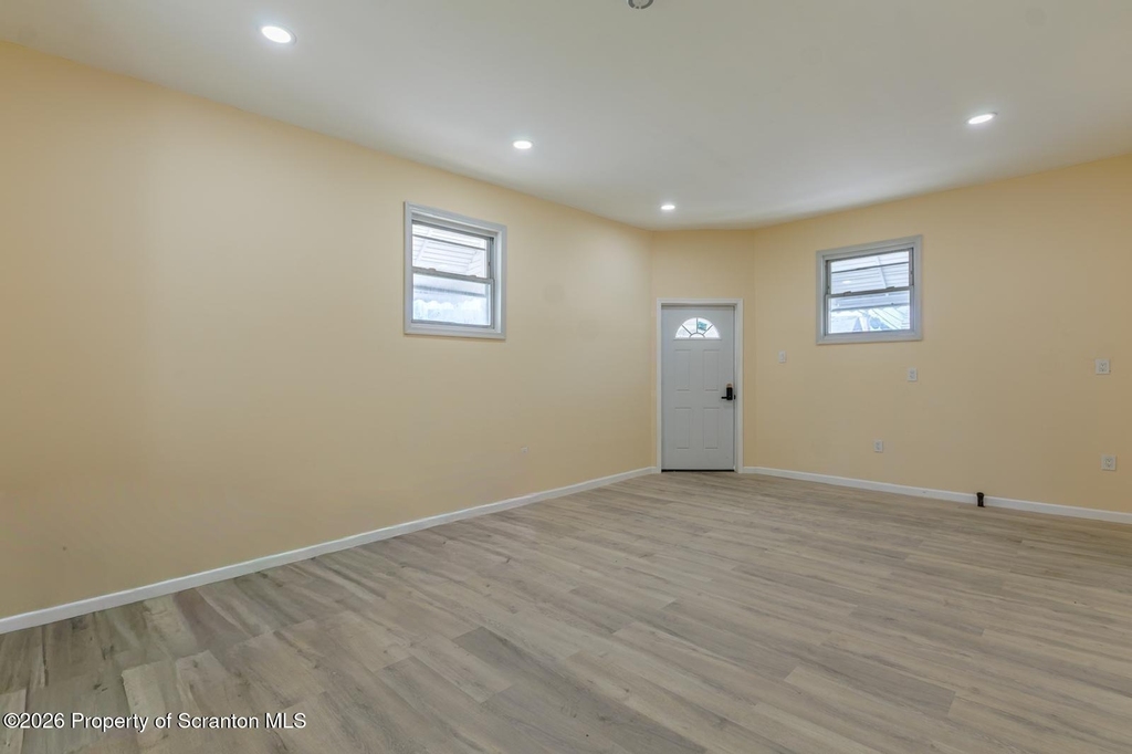 338 E Main Street - Photo 4