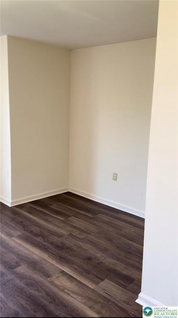 402 Ridge Avenue - Photo 7