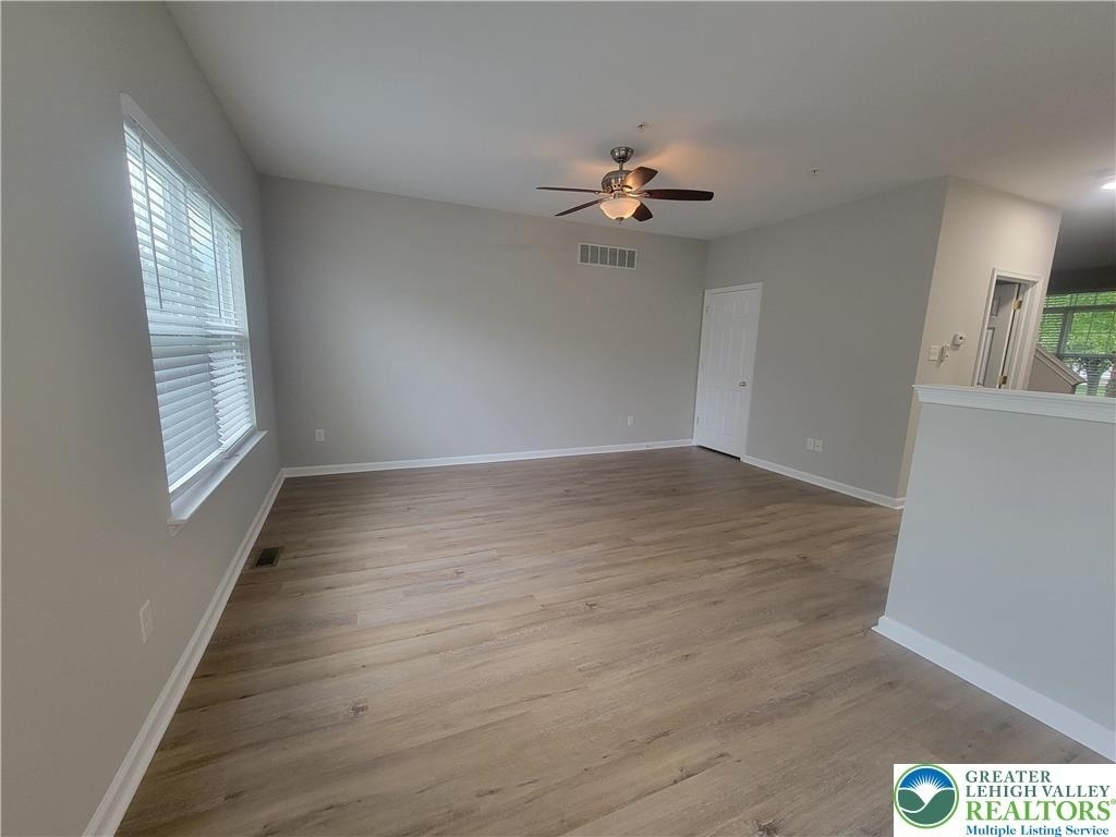 929 King Way - Photo 6