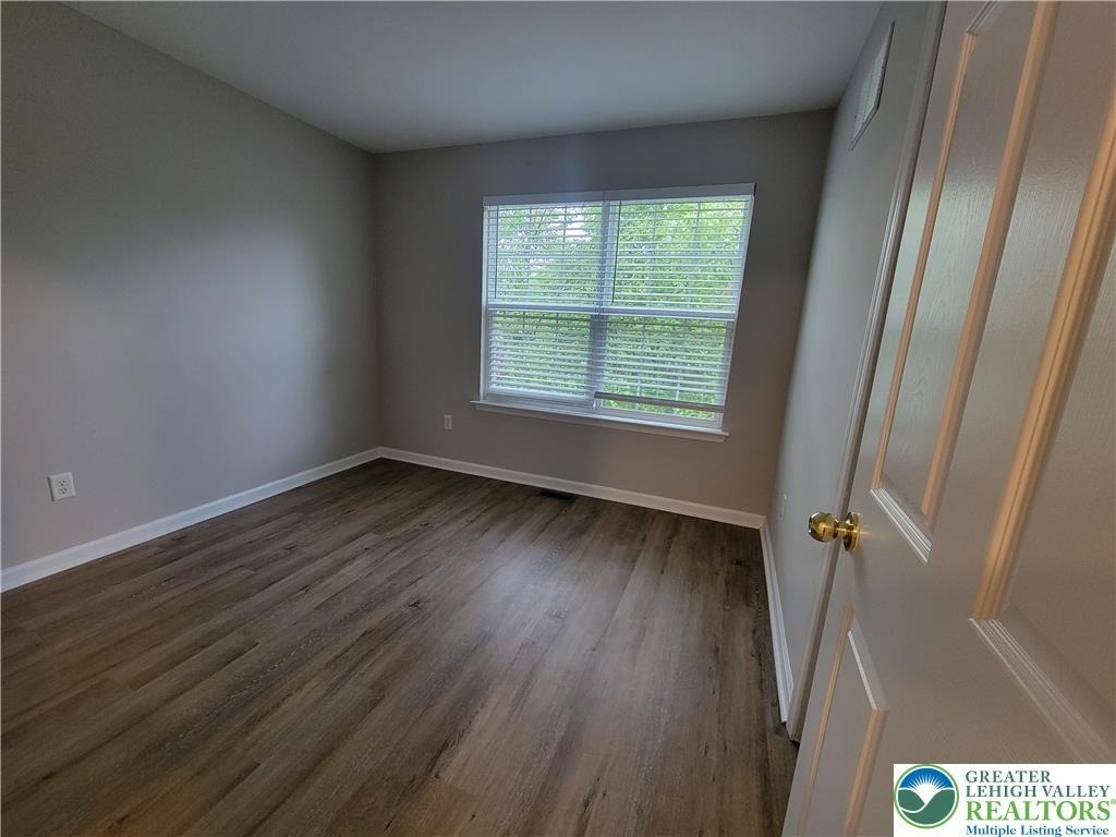 929 King Way - Photo 13