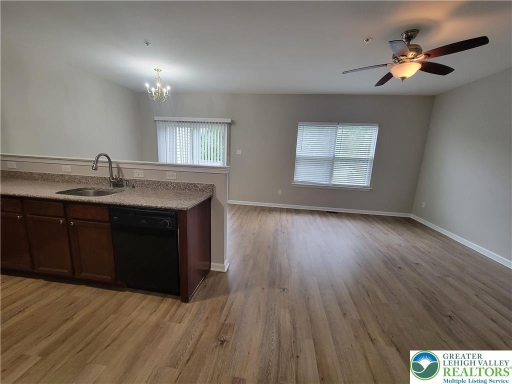 929 King Way - Photo 5