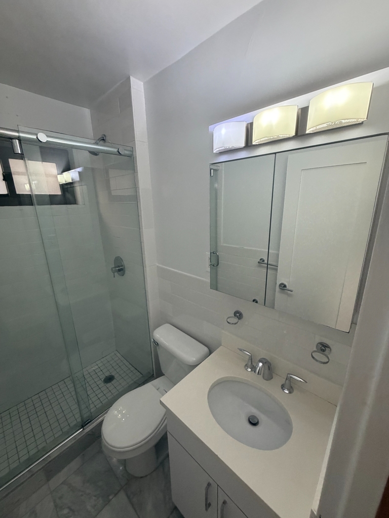 East 89th Street - Photo 7