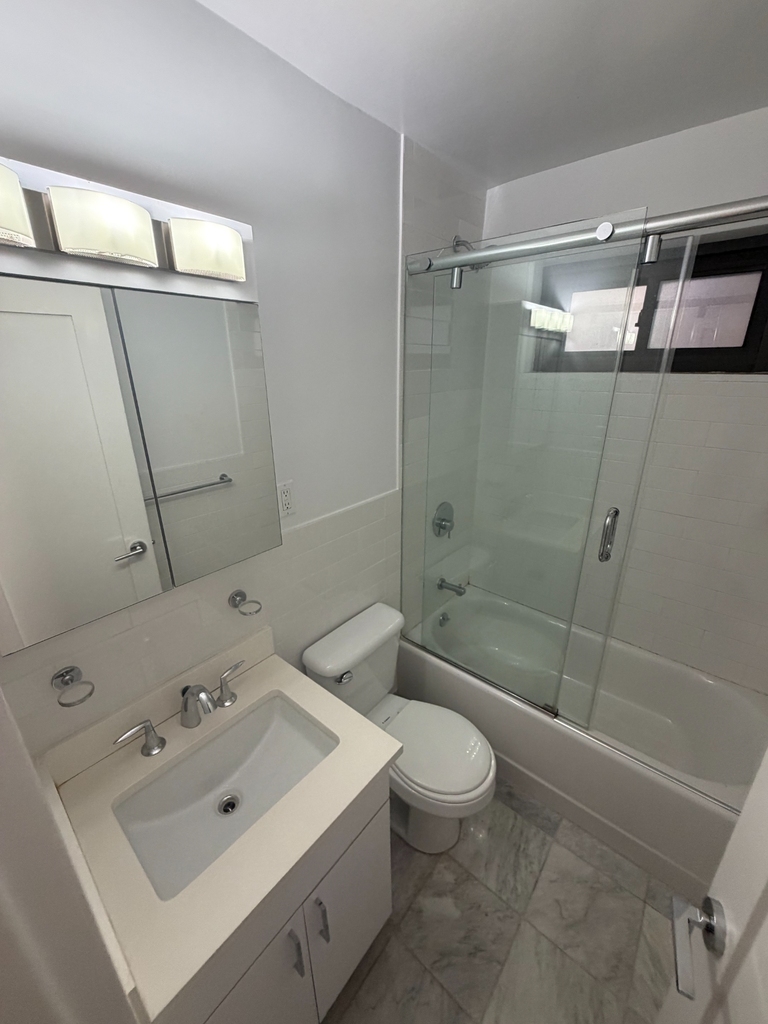 East 89th Street - Photo 8