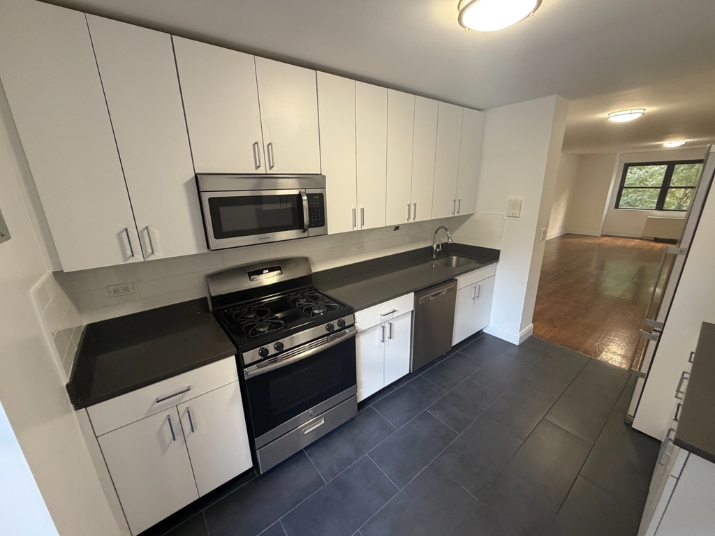 East 89th Street - Photo 5