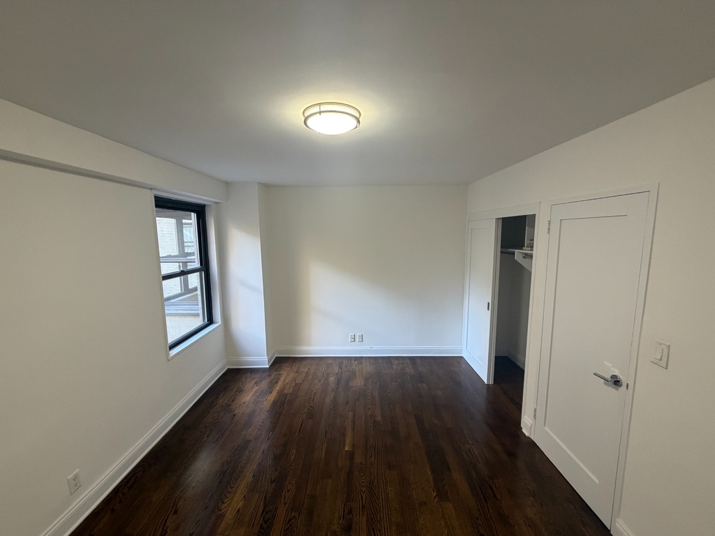 East 89th Street - Photo 3