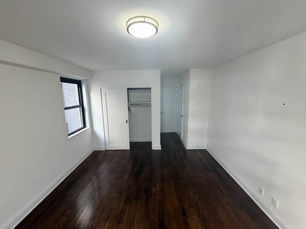 East 89th Street - Photo 2