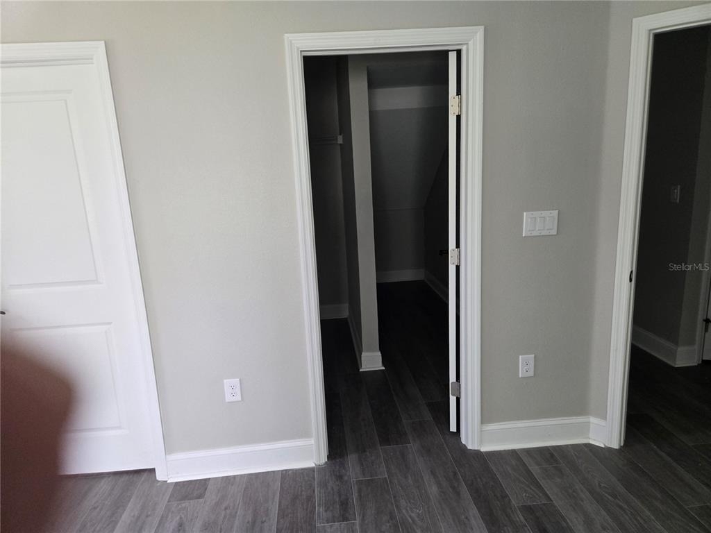 704 E Orchid Avenue - Photo 35