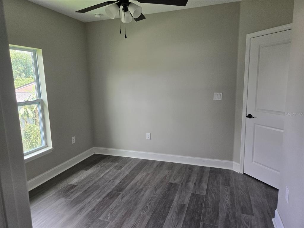 704 E Orchid Avenue - Photo 38