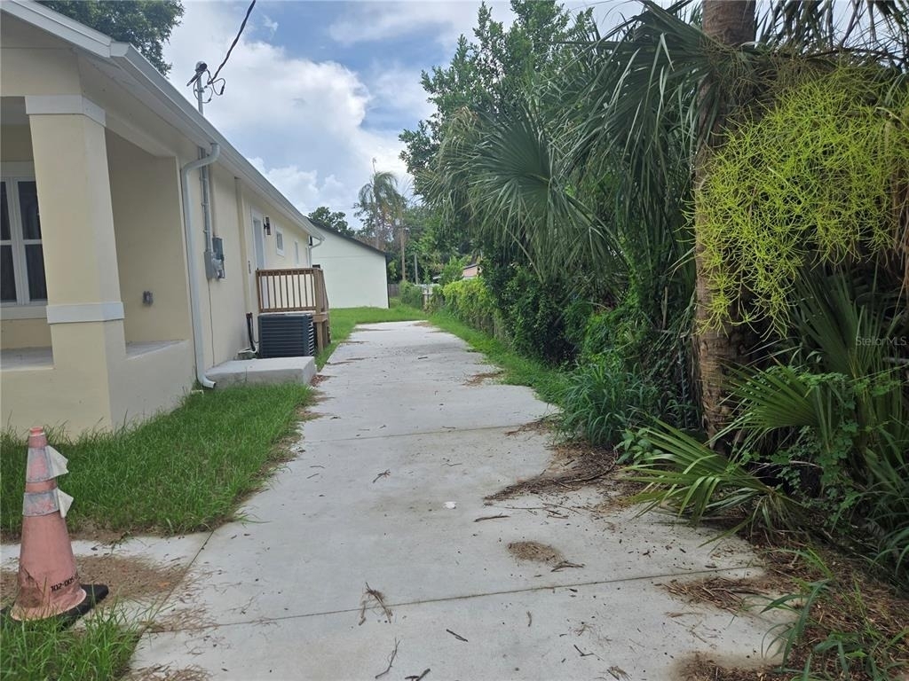 704 E Orchid Avenue - Photo 4