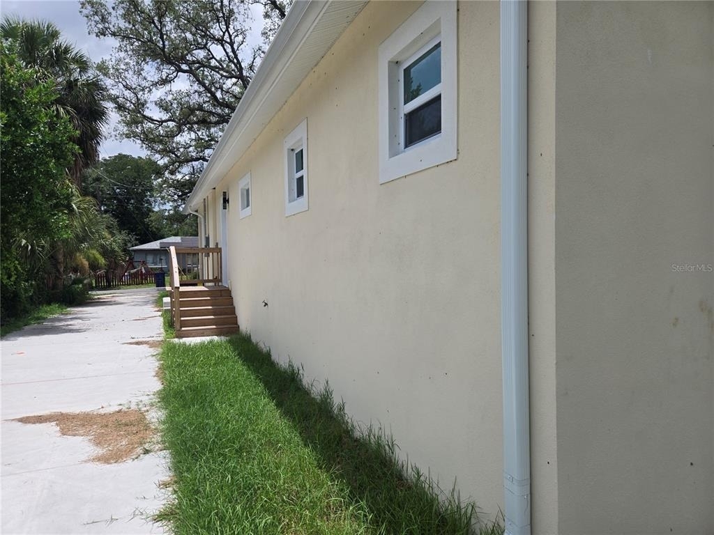 704 E Orchid Avenue - Photo 3