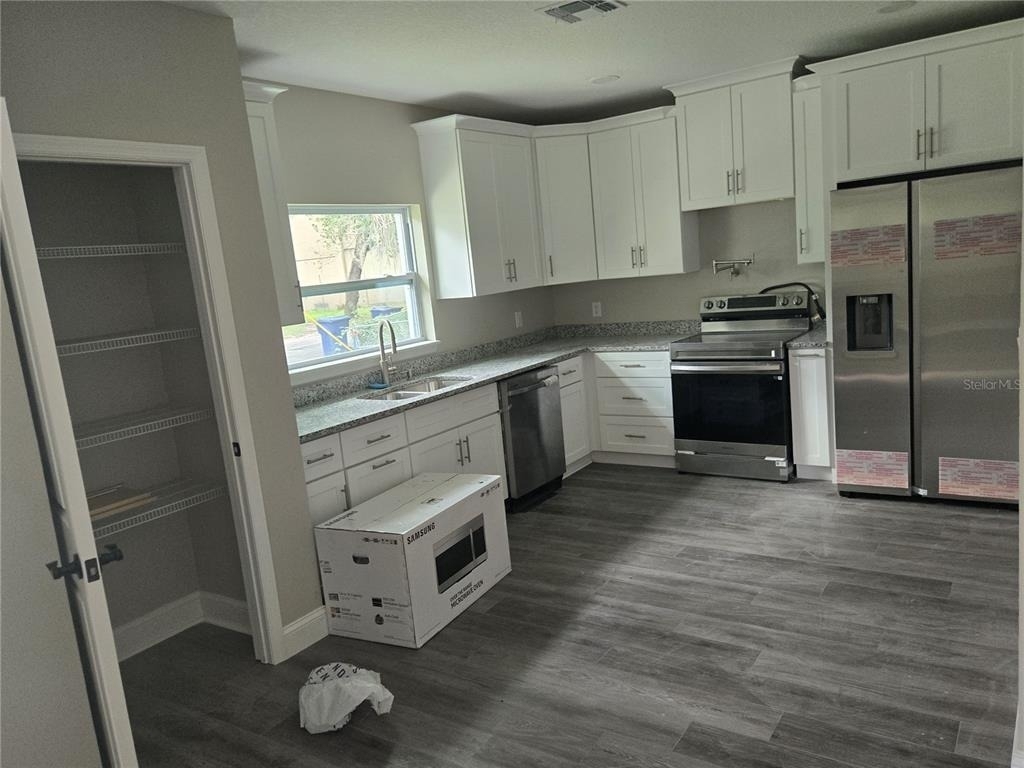 704 E Orchid Avenue - Photo 24