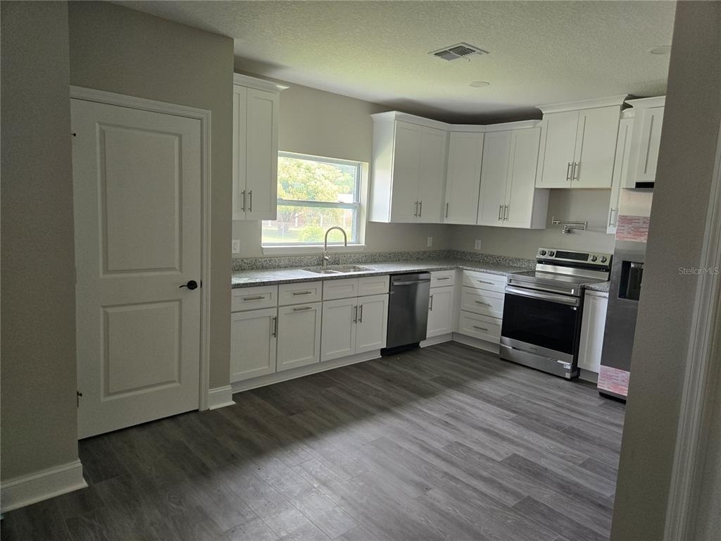 704 E Orchid Avenue - Photo 47