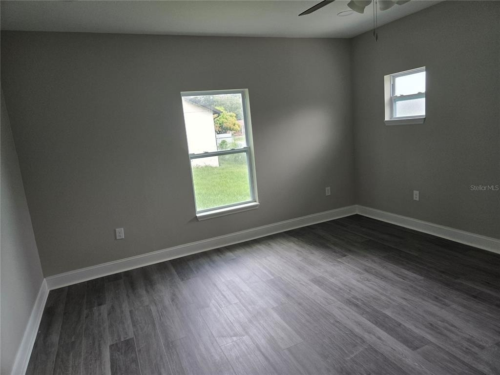 704 E Orchid Avenue - Photo 10
