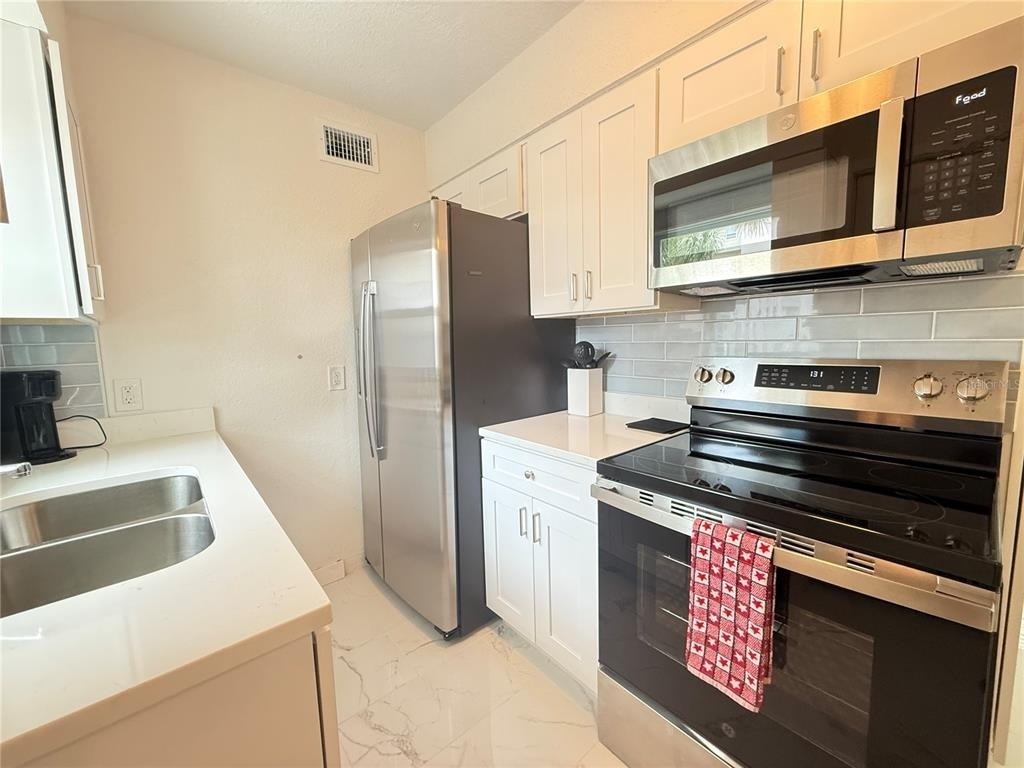 80 144th Avenue - Photo 3