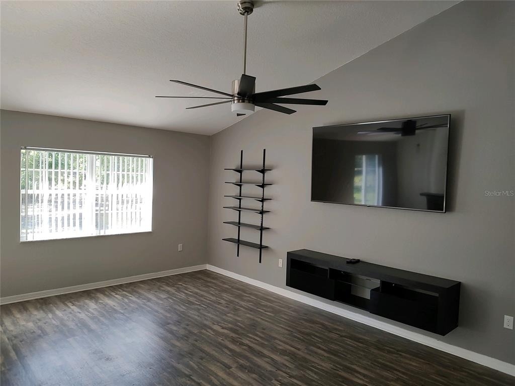 11267 Old Squaw Avenue - Photo 8