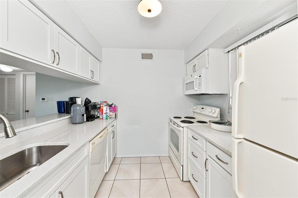 217 Airport Avenue W - Photo 3