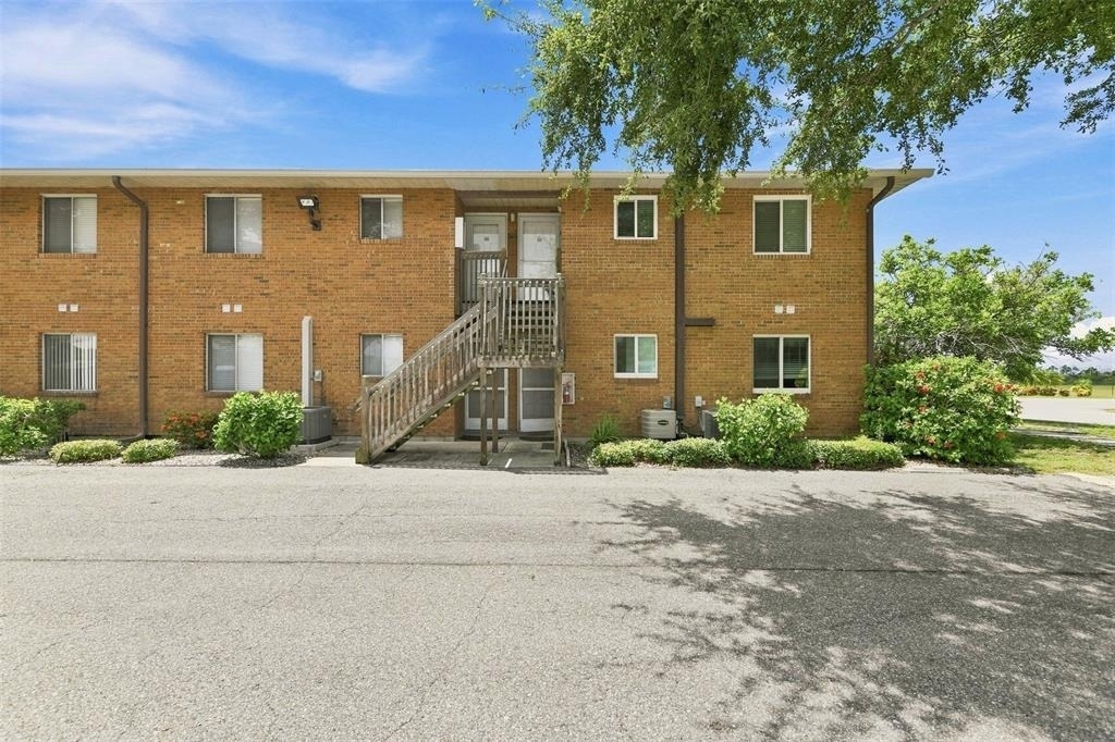 217 Airport Avenue W - Photo 9