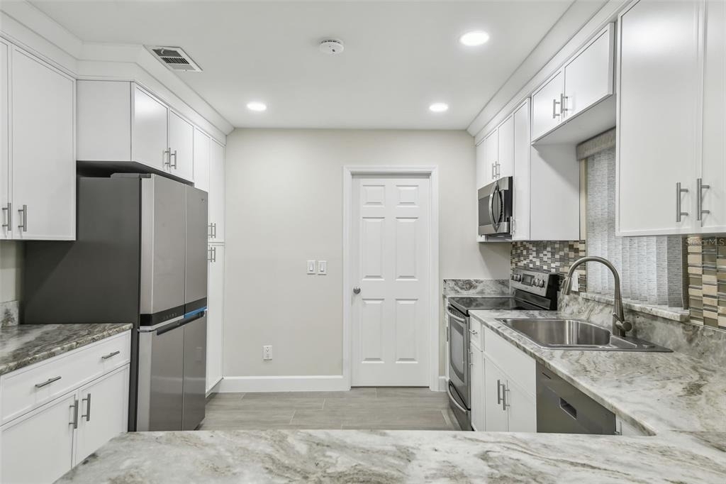 3938 Versailles Drive - Photo 19