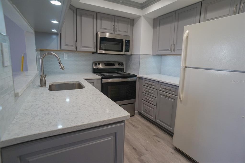 400 Island Way - Photo 5