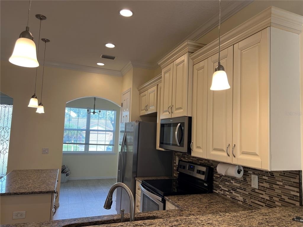635 Kenneth Way - Photo 37
