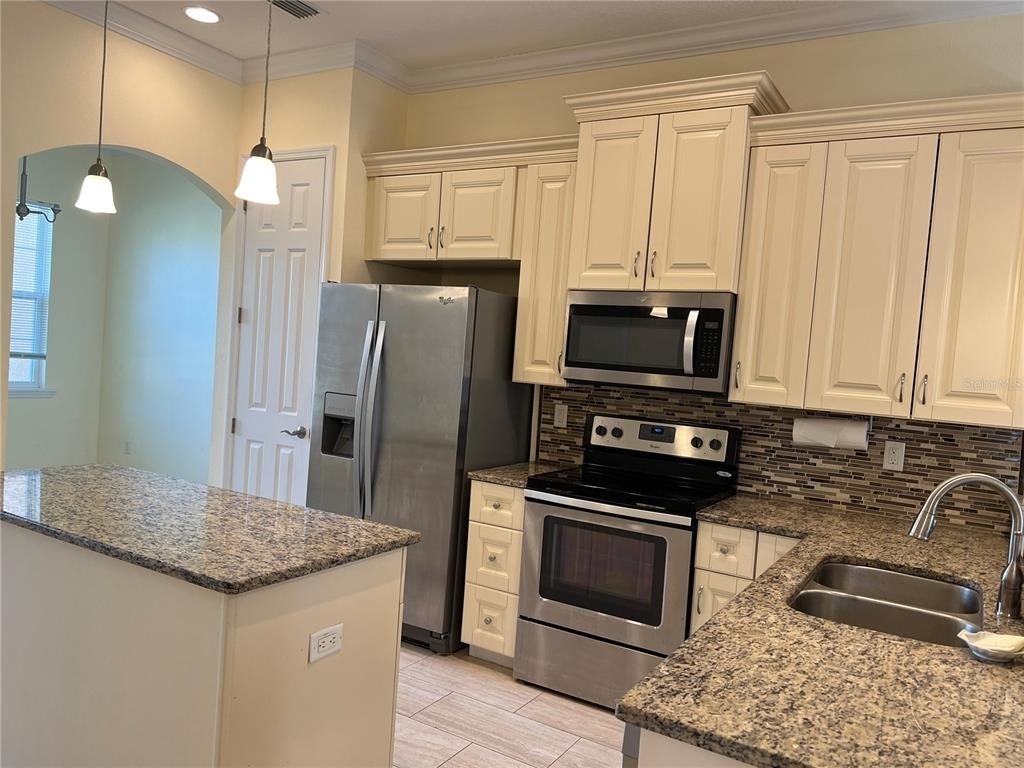 635 Kenneth Way - Photo 2