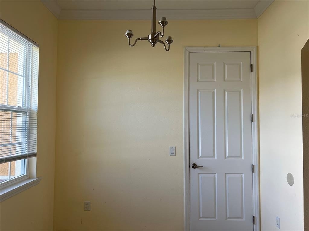 635 Kenneth Way - Photo 9