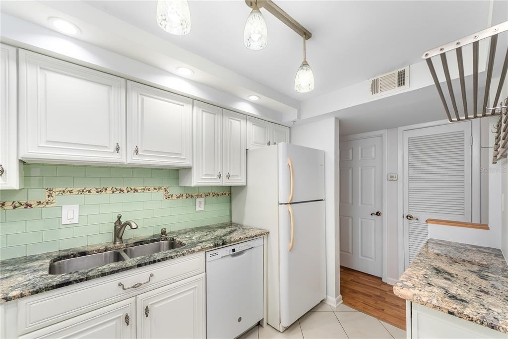 255 Dolphin Point - Photo 11