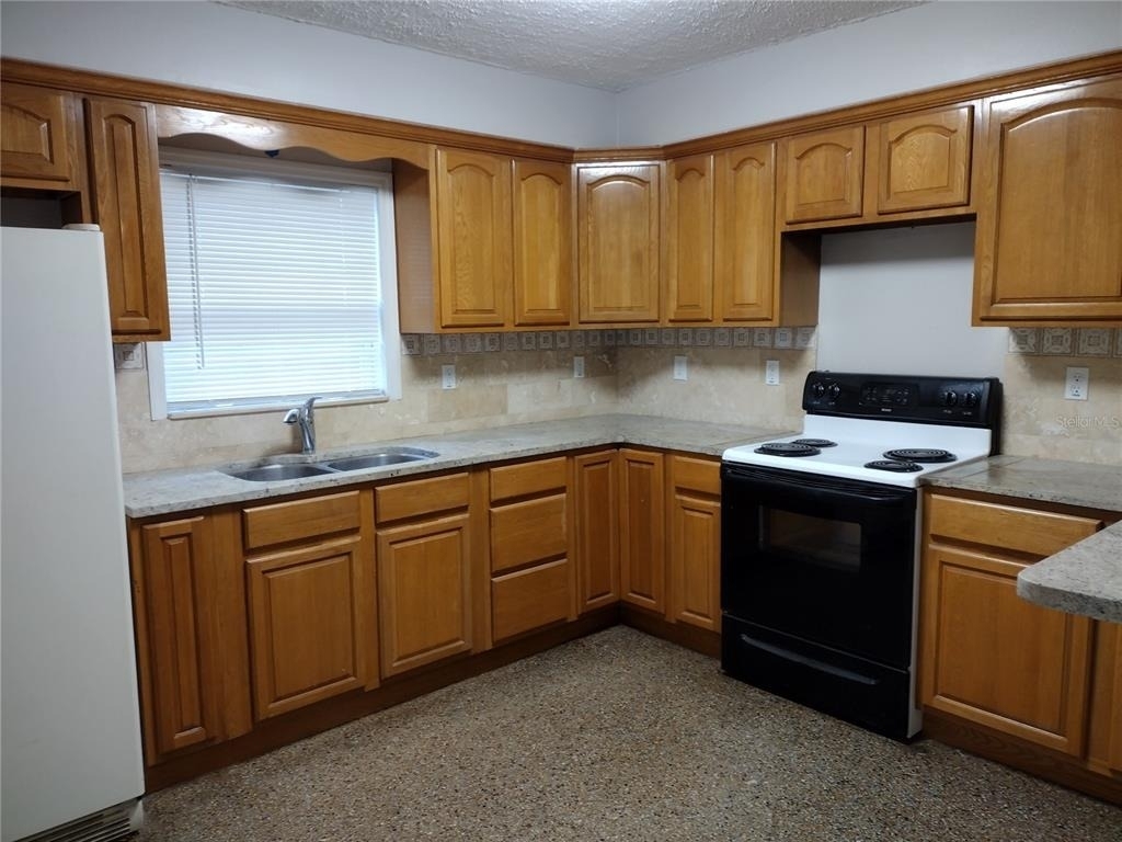 431 Highland Drive - Photo 10