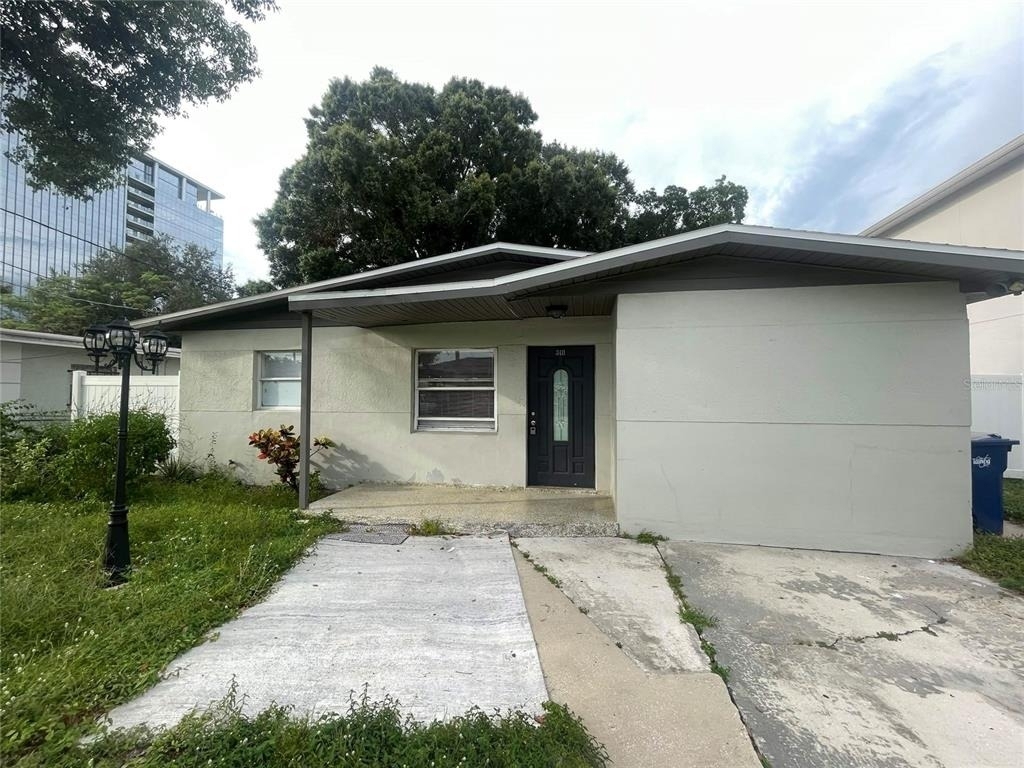 3411 W Grace Street - Photo 0