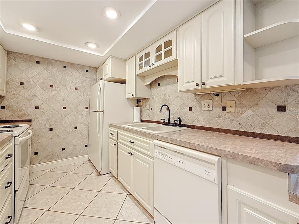 400 64th Avenue - Photo 7