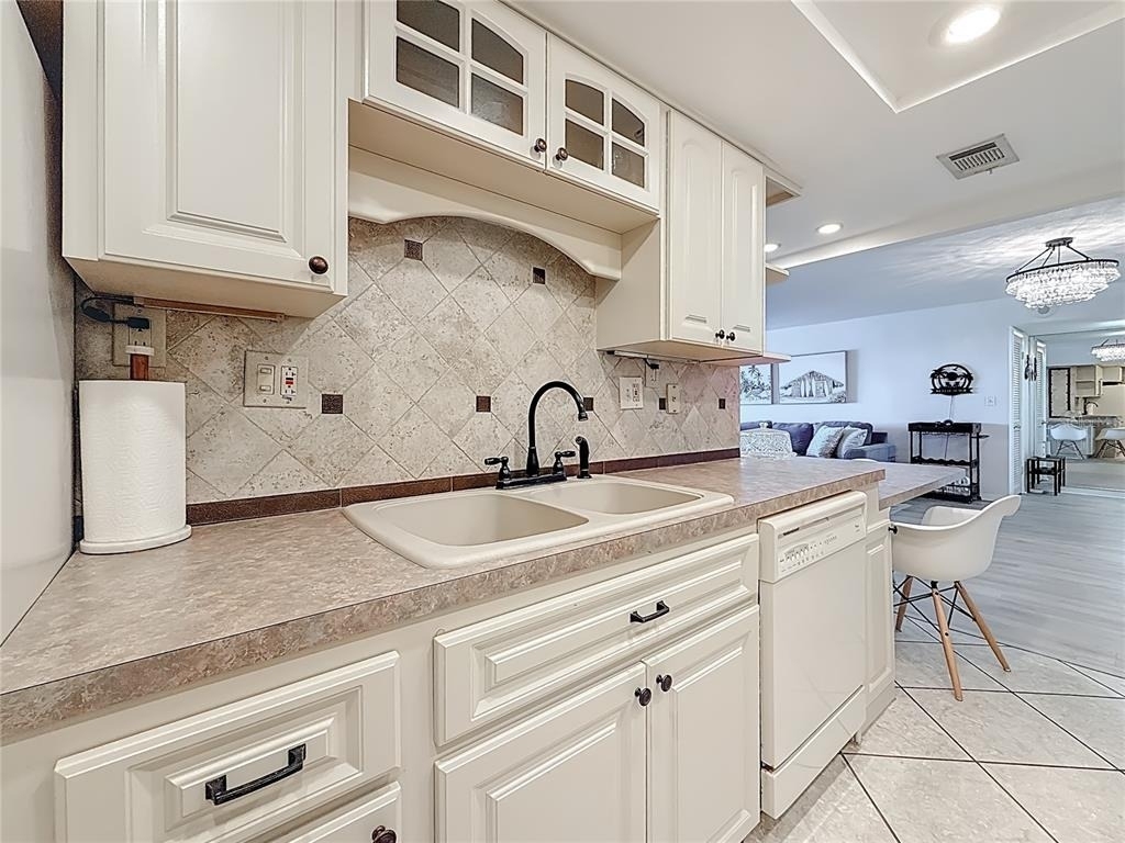 400 64th Avenue - Photo 10