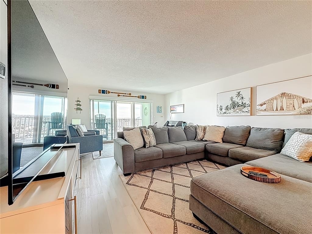400 64th Avenue - Photo 13