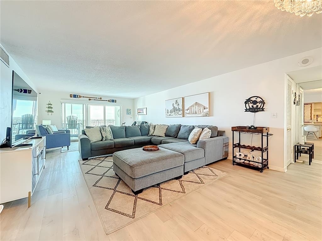 400 64th Avenue - Photo 5