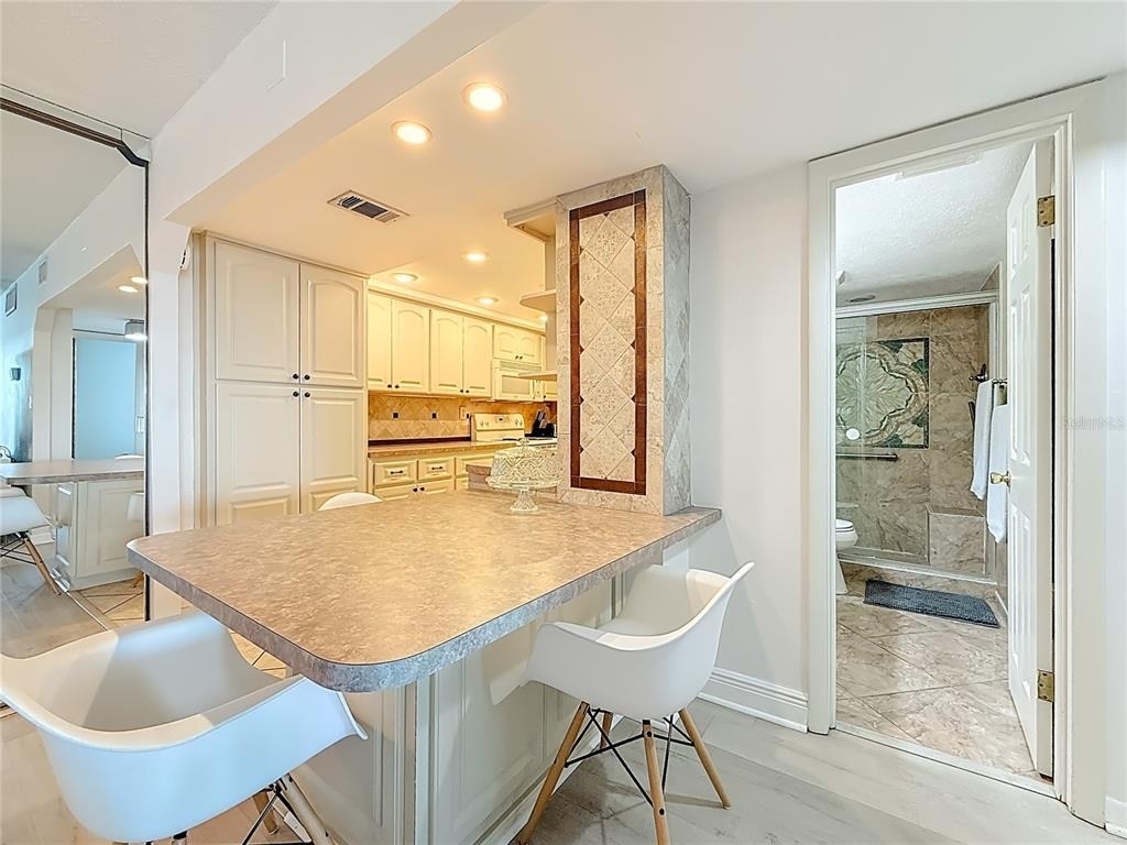 400 64th Avenue - Photo 12