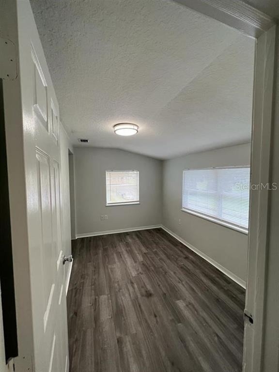 228 N Beaumont Avenue - Photo 2