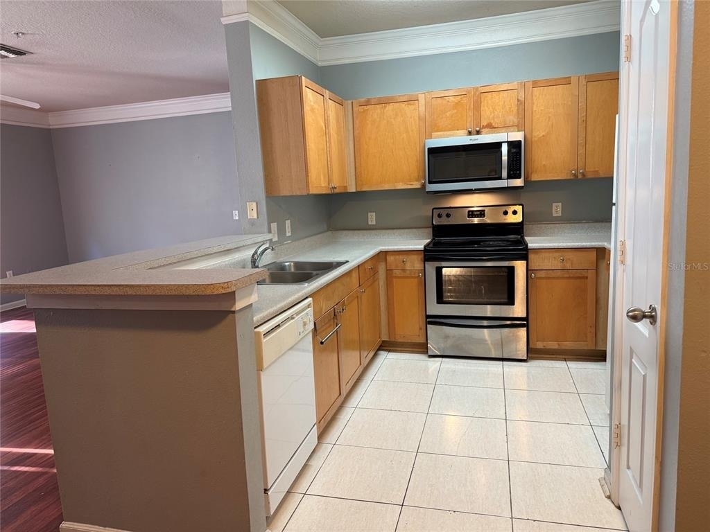 8818 Villa View Circle - Photo 4