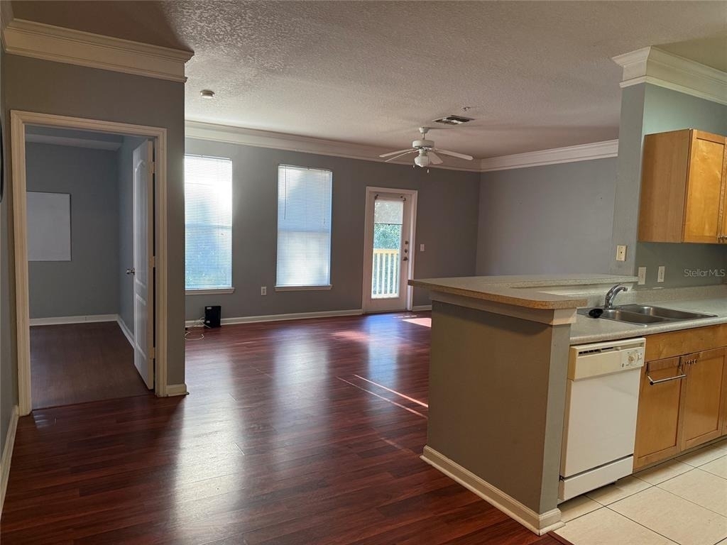 8818 Villa View Circle - Photo 3