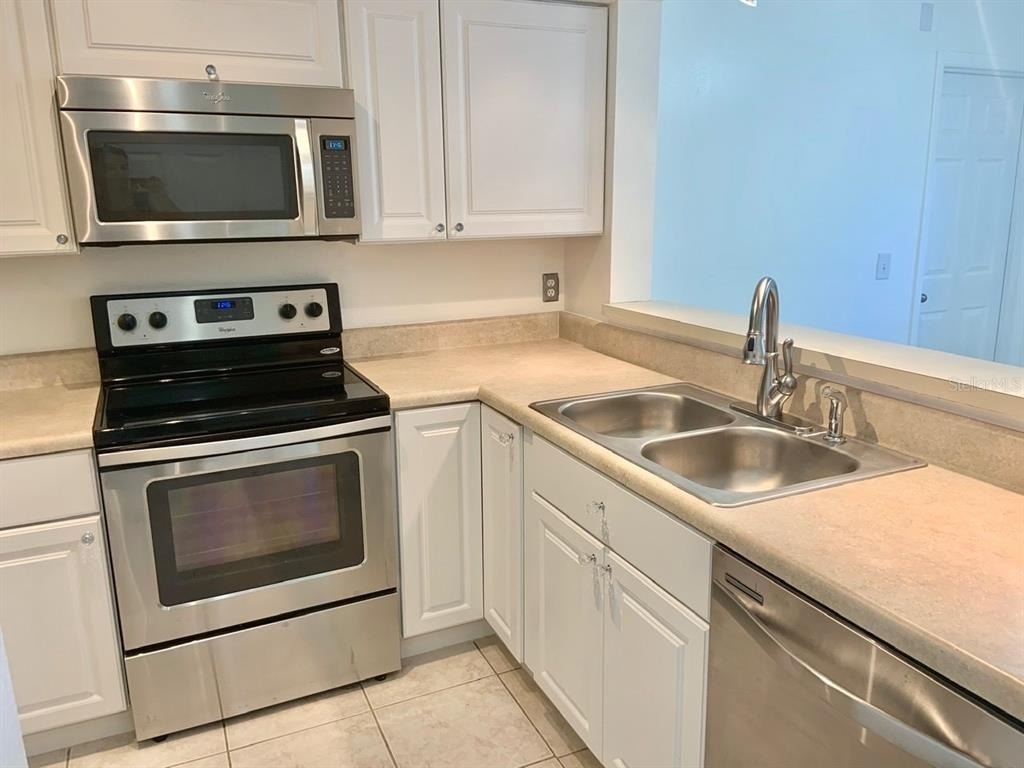 2966 S Semoran Boulevard - Photo 1