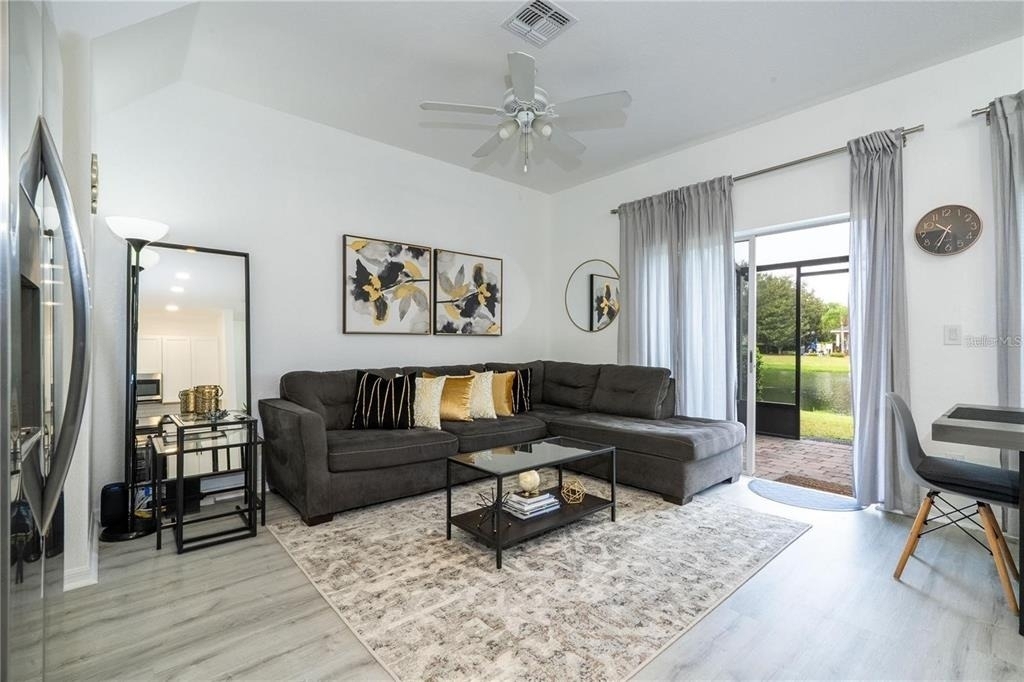 2433 Caravelle Circle - Photo 18