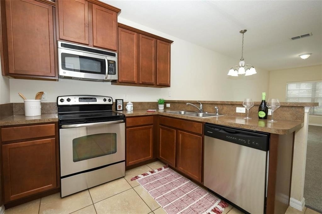 5221 Windsor Lake Circle - Photo 6
