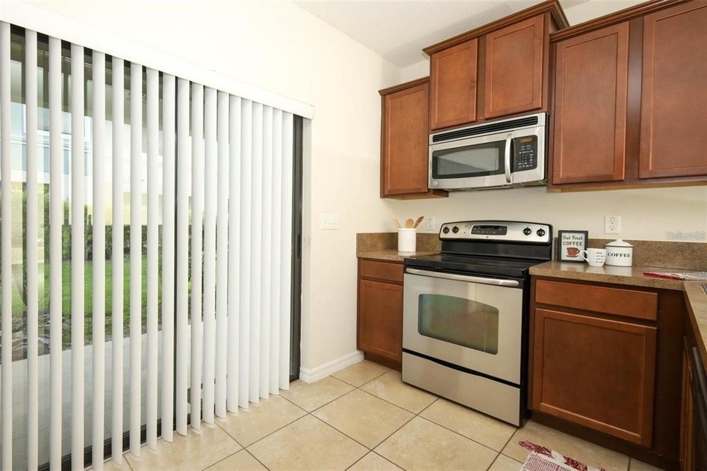 5221 Windsor Lake Circle - Photo 7