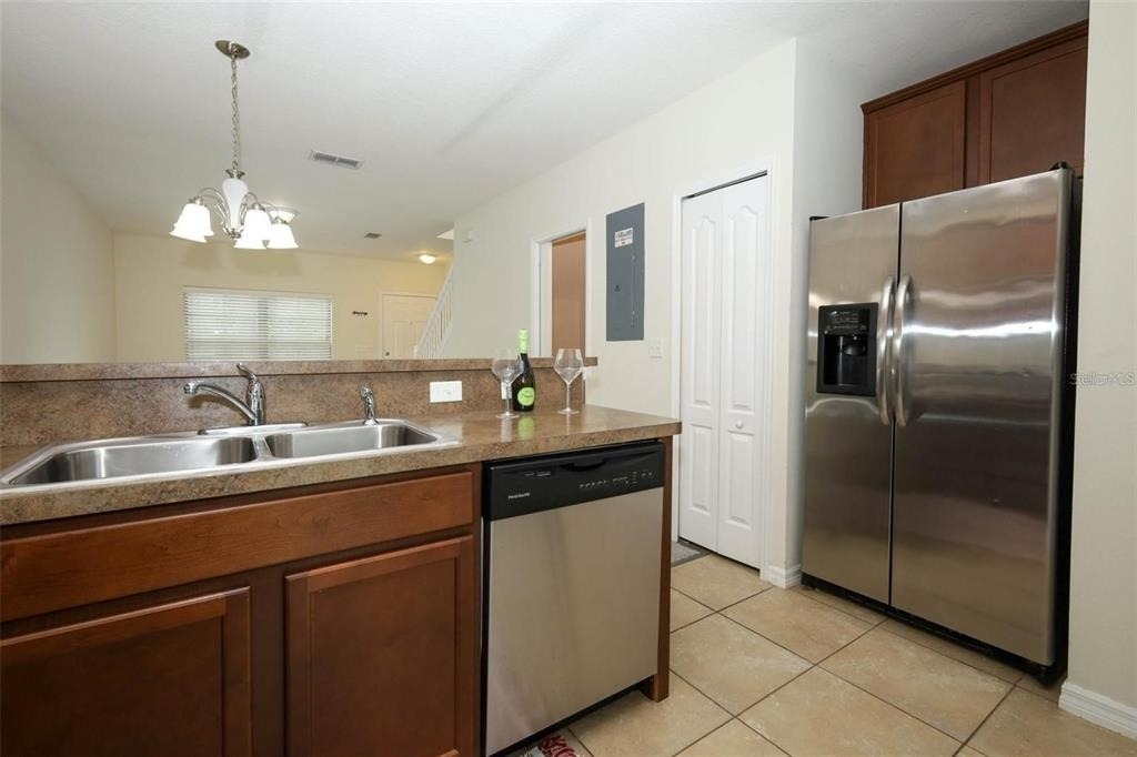 5221 Windsor Lake Circle - Photo 5