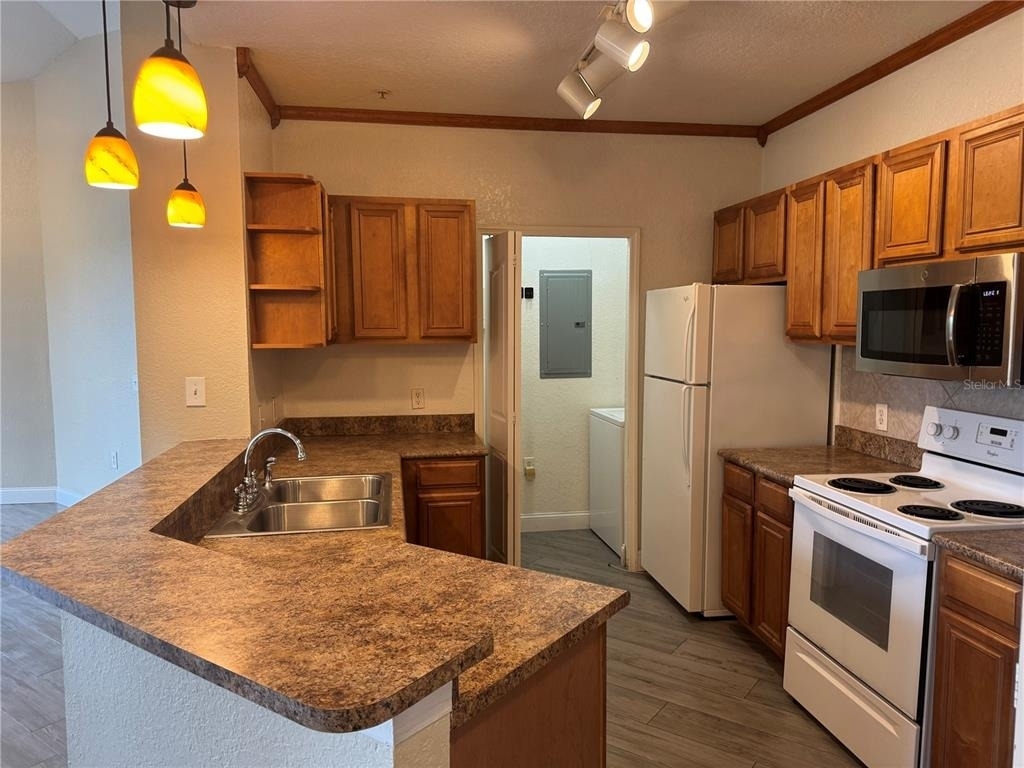 6149 Metrowest Boulevard - Photo 5