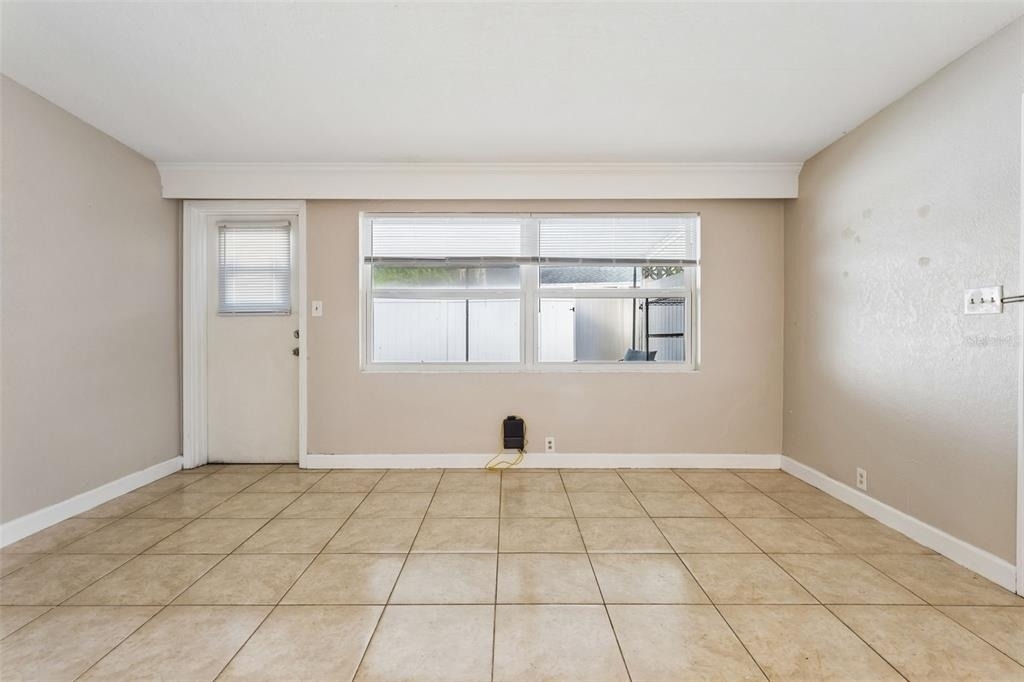 255 Ashwood Drive - Photo 2