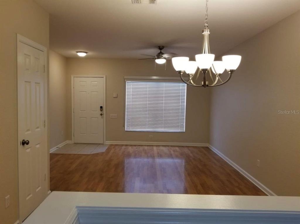822 Shropshire Loop - Photo 4