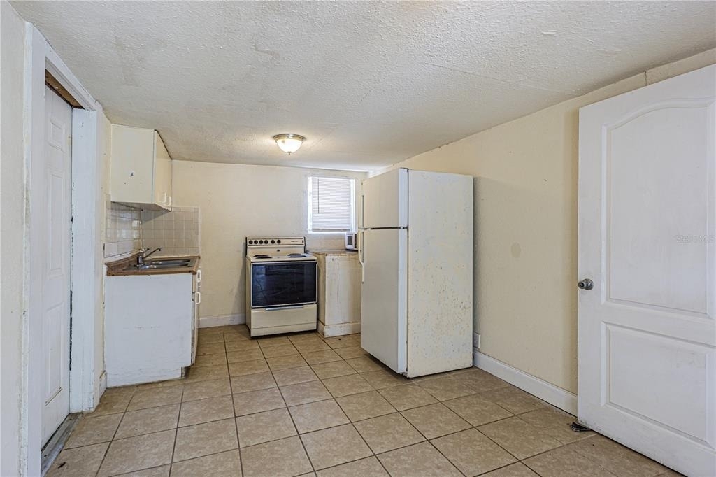 113 W Hanlon Street - Photo 2